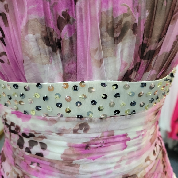 CIRE PINK/WHITE FLOWY DRESS - Picture 4 of 9